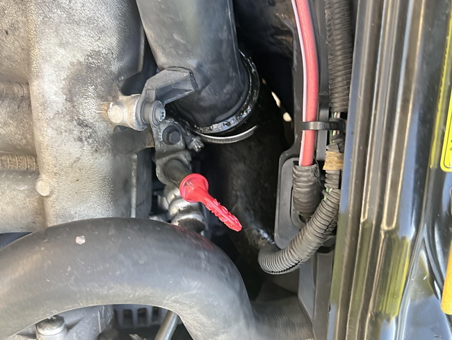 Why Is There Oil in My Air Intake Hose ¿Por qué hay aceite en mi manguera de entrada de aire?